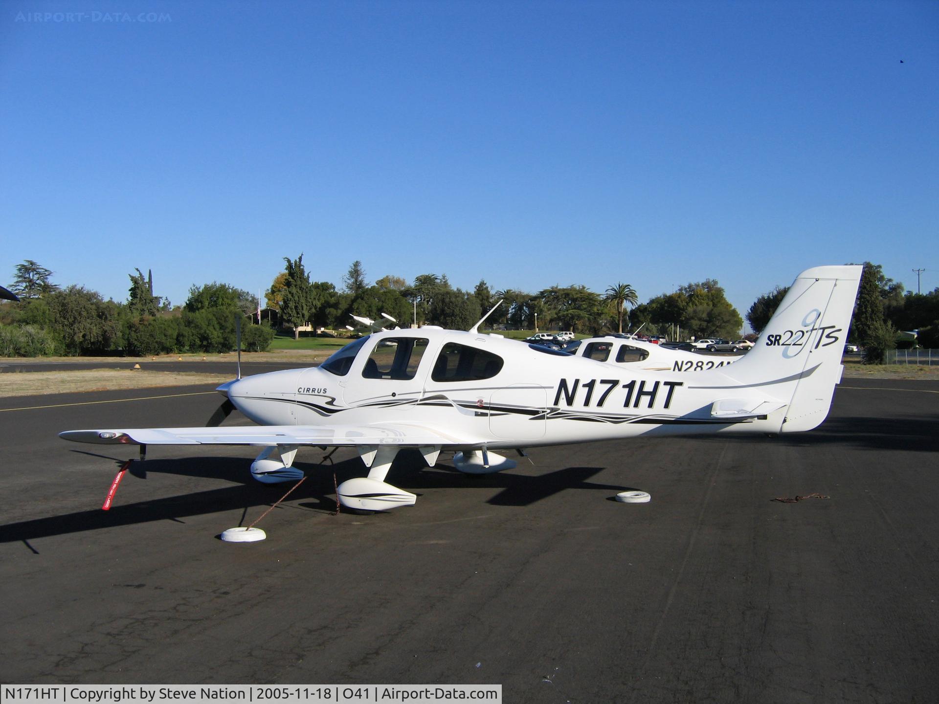 N171HT, 2005 Cirrus SR22 GTS C/N 1613, 2005 Cirrus Design SR22 @ Woodland-WATTS Airport, CA (now lives in Seattle, WA)