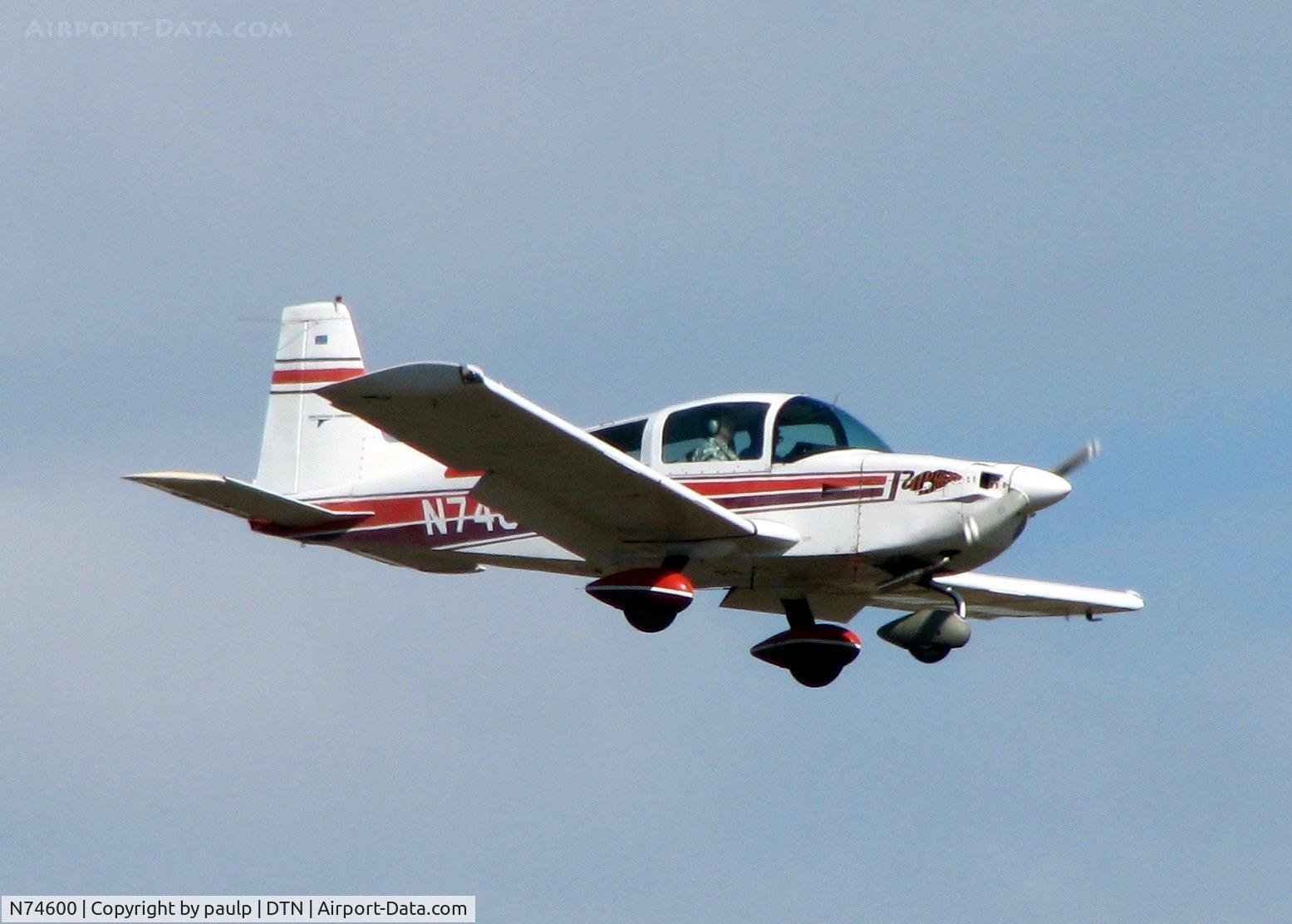 N74600, 1978 Grumman American AA-5B Tiger C/N AA5B-0268, Landing on 14 at Downtown Shreveport.