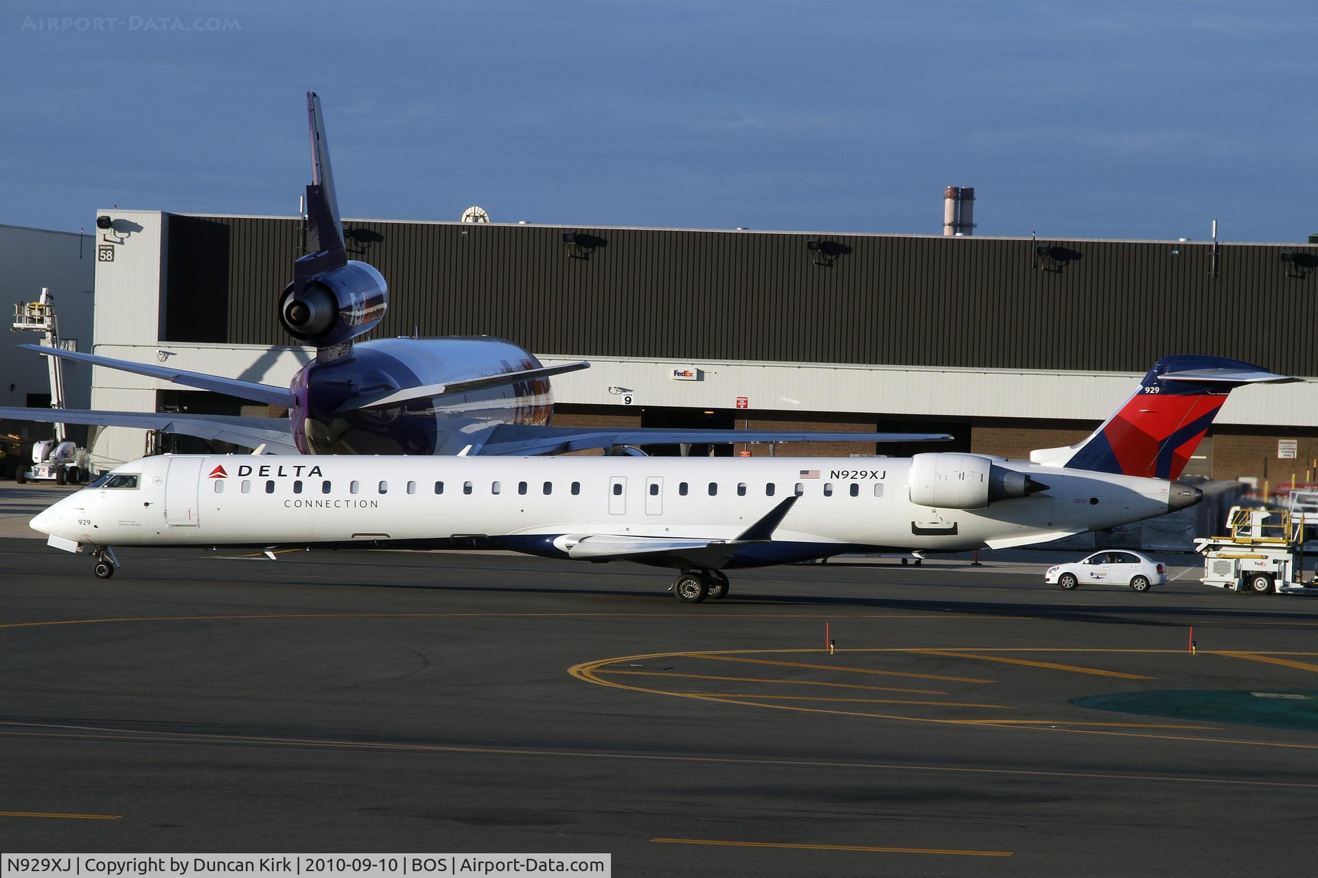 N929XJ, 2008 Bombardier CRJ-900ER (CL-600-2D24) C/N 15191, Early morning departure