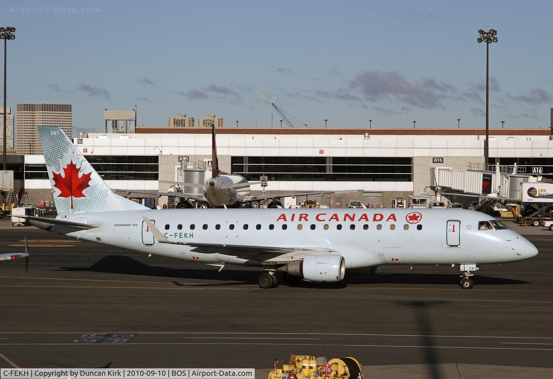 C-FEKH, 2005 Embraer 175SU (ERJ-170-200SU) C/N 17000102, Taxiing in from Toronto