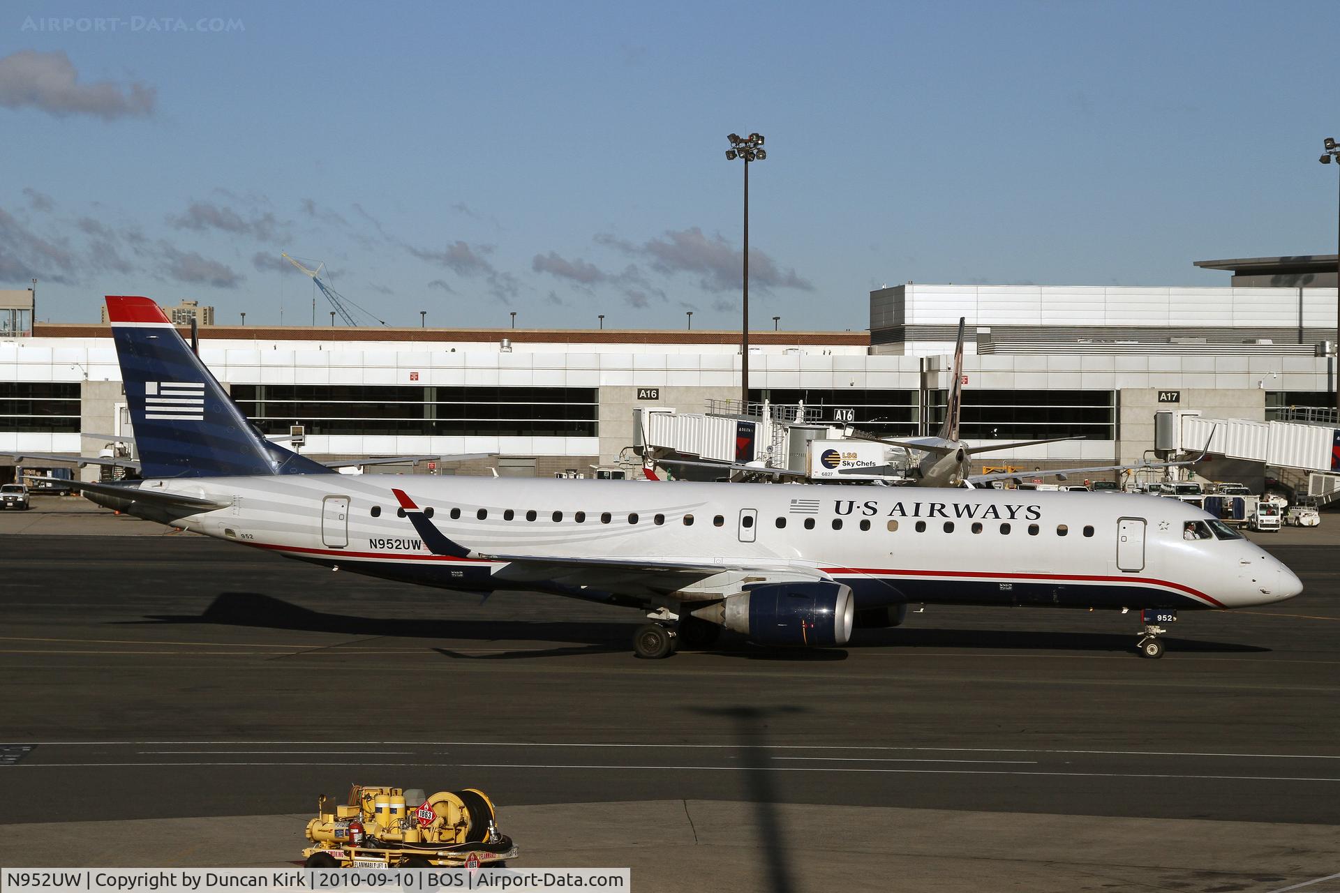 N952UW, 2007 Embraer ERJ-190-100 IGW 190AR C/N 19000119, My ride taxies in