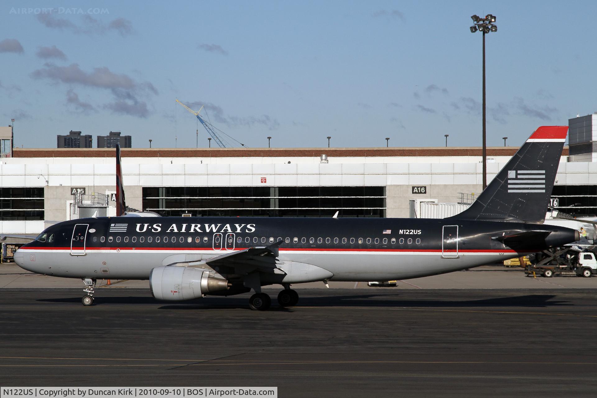 N122US, 2000 Airbus A320-214 C/N 1298, Still wearing old colors!