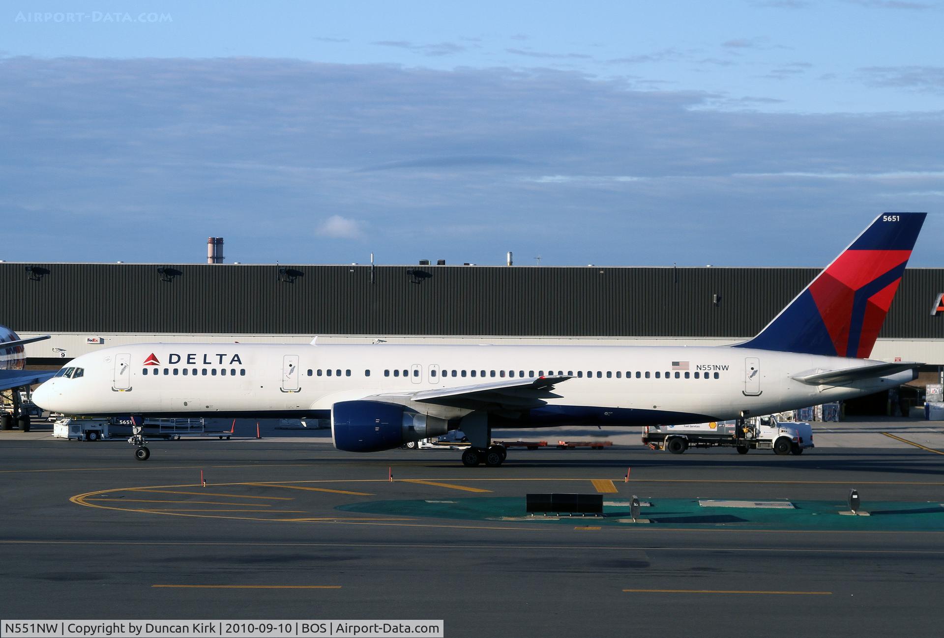 N551NW, 2001 Boeing 757-251 C/N 26498, Looking as sharp as ever!