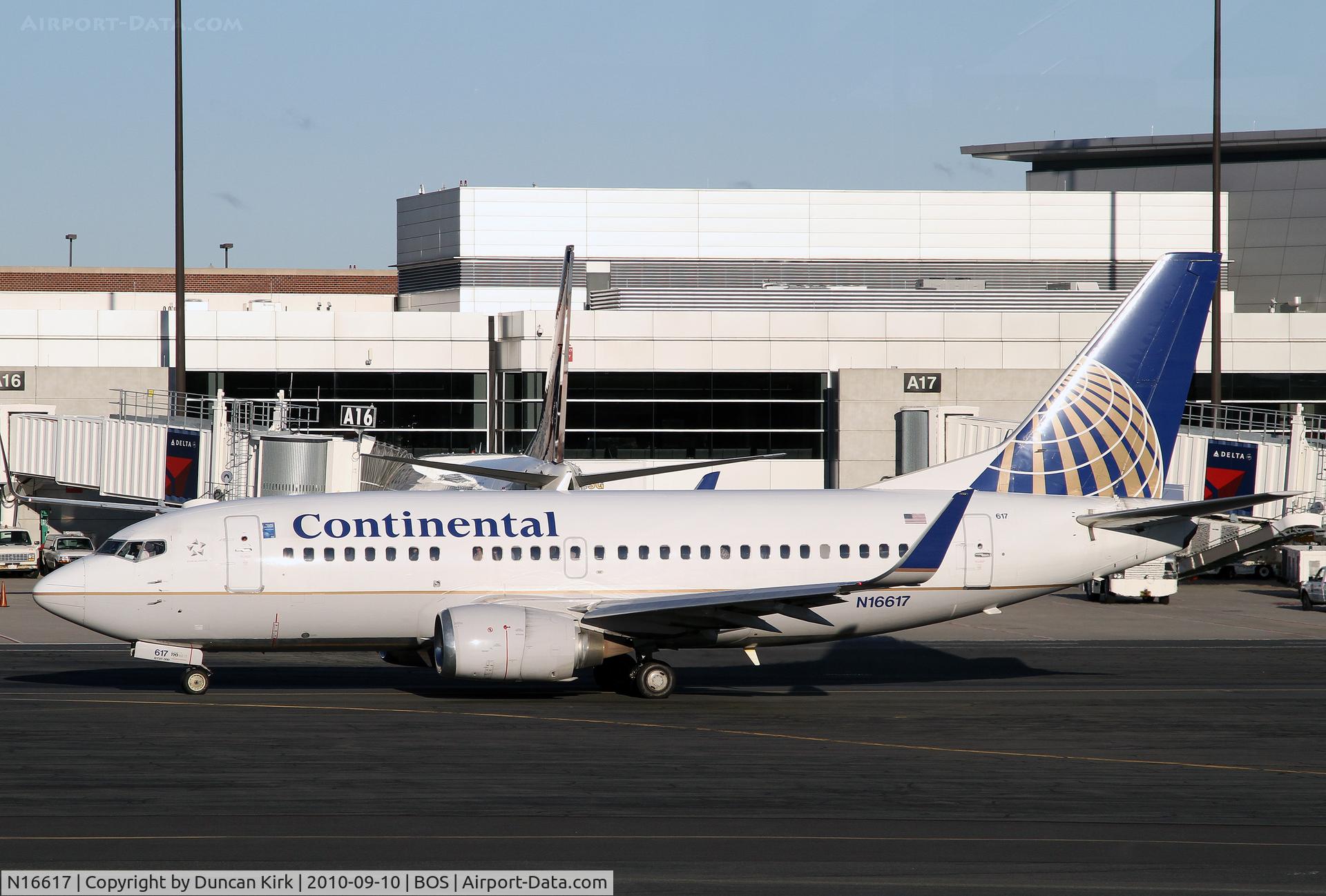 N16617, 1994 Boeing 737-524 C/N 27330, How many B.737-500's are there?