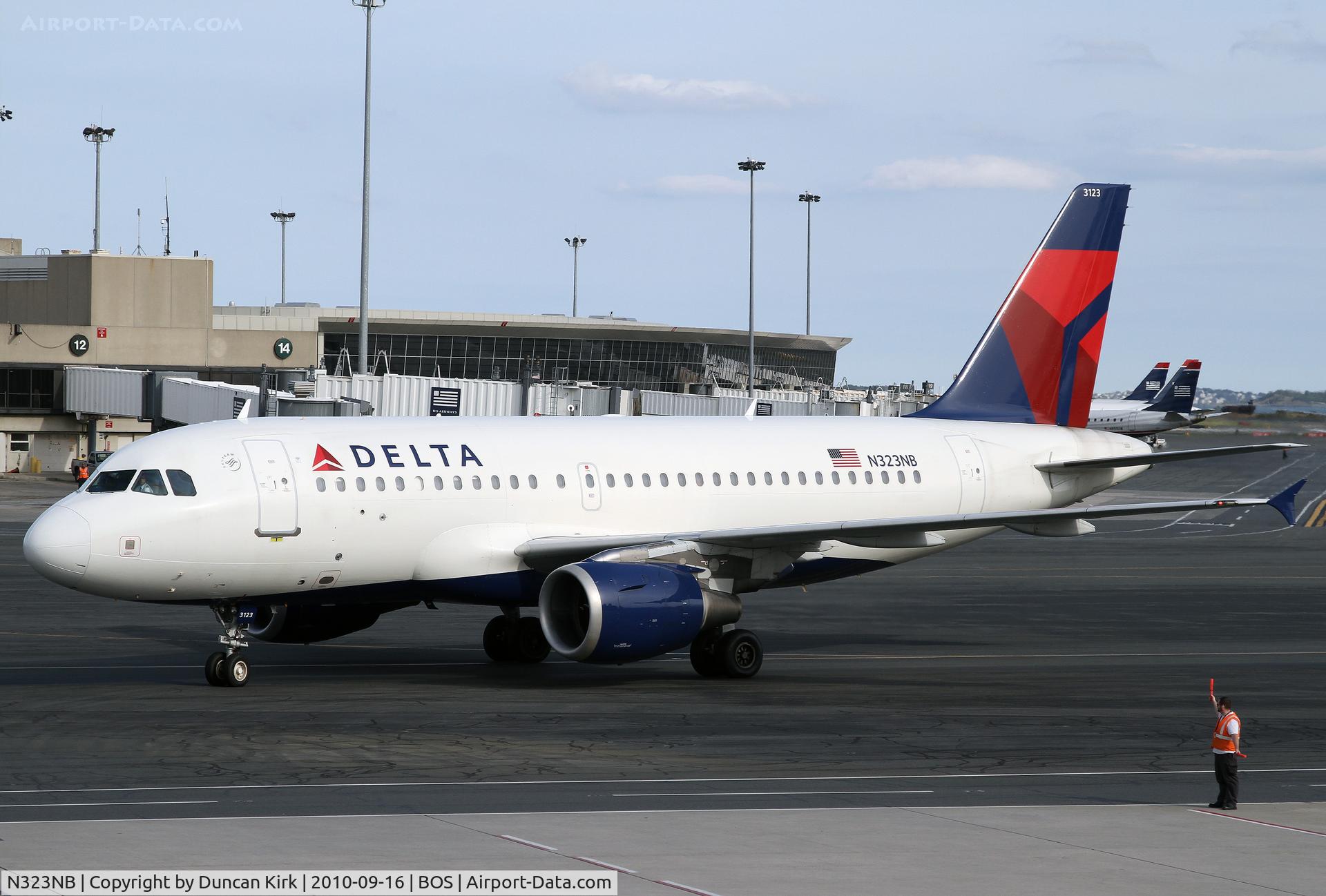 N323NB, 2001 Airbus A319-114 C/N 1453, Taxiing in at BOS