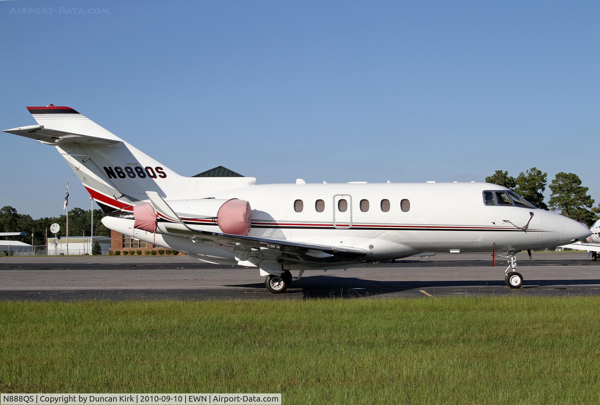 N888QS, 2008 Hawker Beechcraft Corp Hawker 900XP C/N HA-0042, You can't go anywhere without running in to Net Jets!