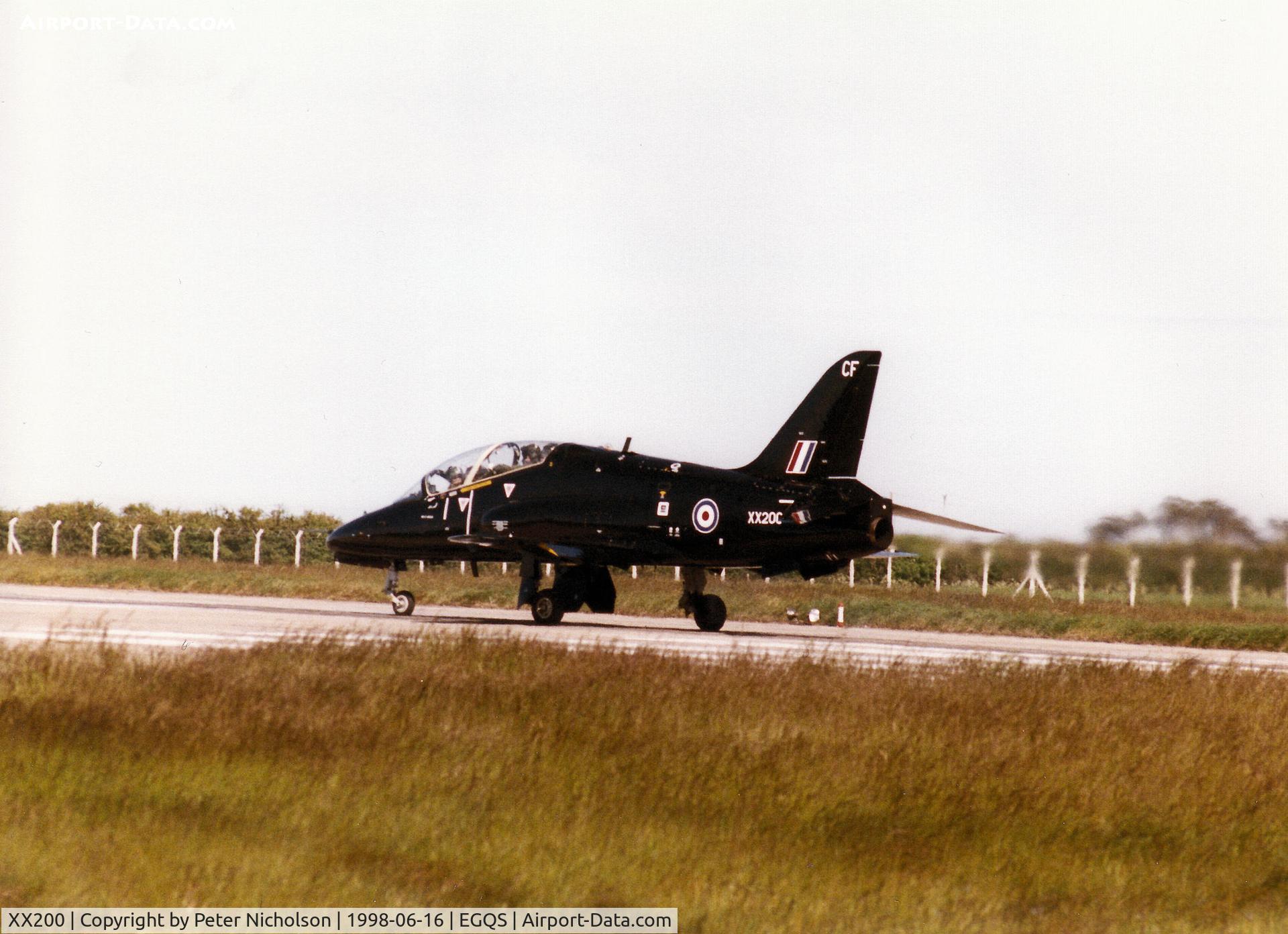 XX200, 1978 Hawker Siddeley Hawk T.1A C/N 047/312047, Hawk T.1A, callsign Polecat 2, of 100 Squadron at RAF Leeming lined up on Runway 05 at RAF Lossiemouth during the 1998 Joint Maritime Course.