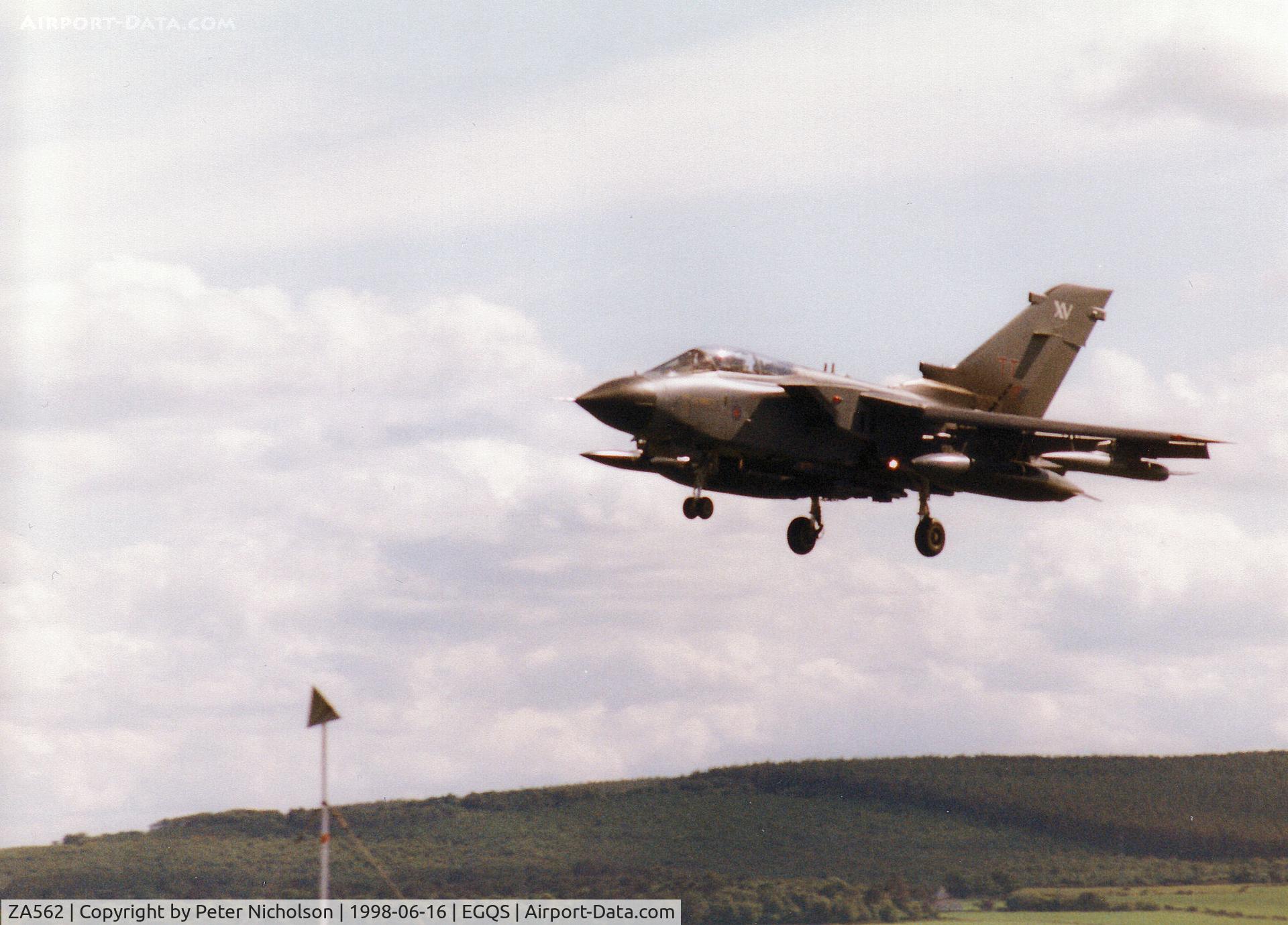 ZA562, 1981 Panavia Tornado GR.1 C/N 085/BT021/3046, Tornado GR.1, callsign Poker 3, of 15[Reserve] Squadron turning onto short finals for Runway 05 at RAF Lossiemouth during the Summer of 1998.