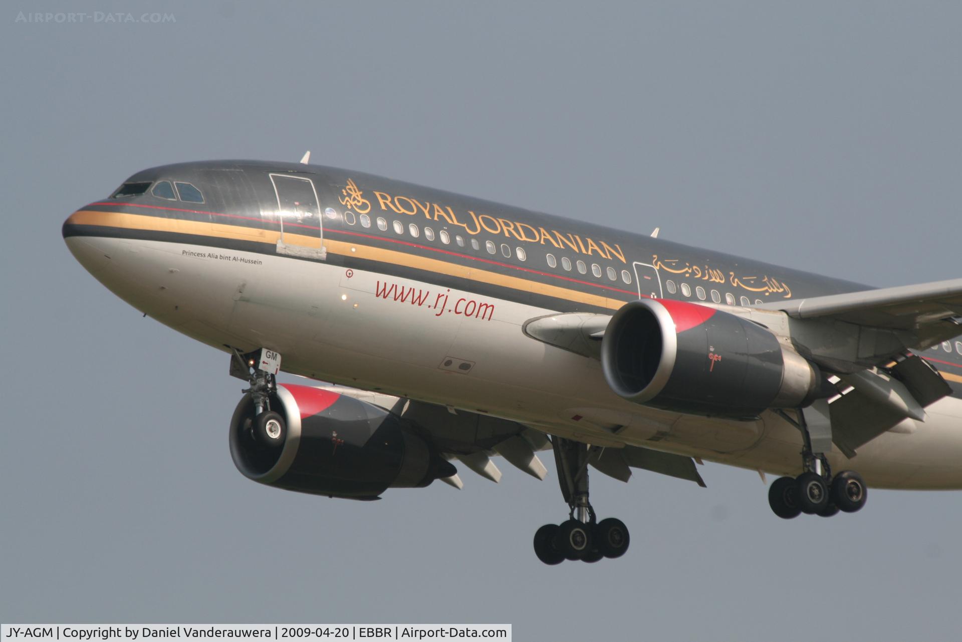 JY-AGM, 1989 Airbus A310-304 C/N 491, Arrival of flight RJ262 to RWY 25L