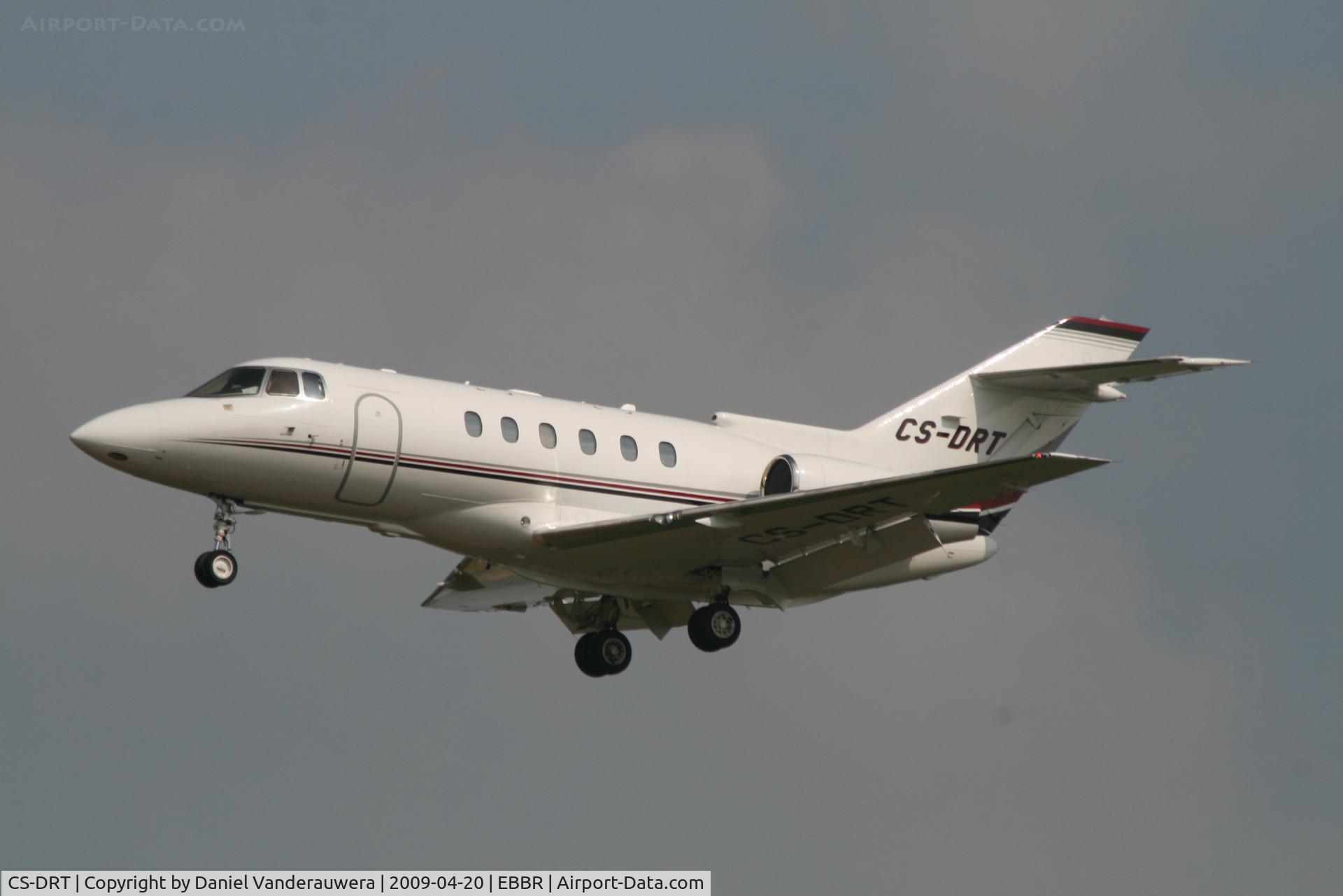 CS-DRT, 2006 Raytheon Hawker 800XP C/N 258802, Arrival to RWY 25L