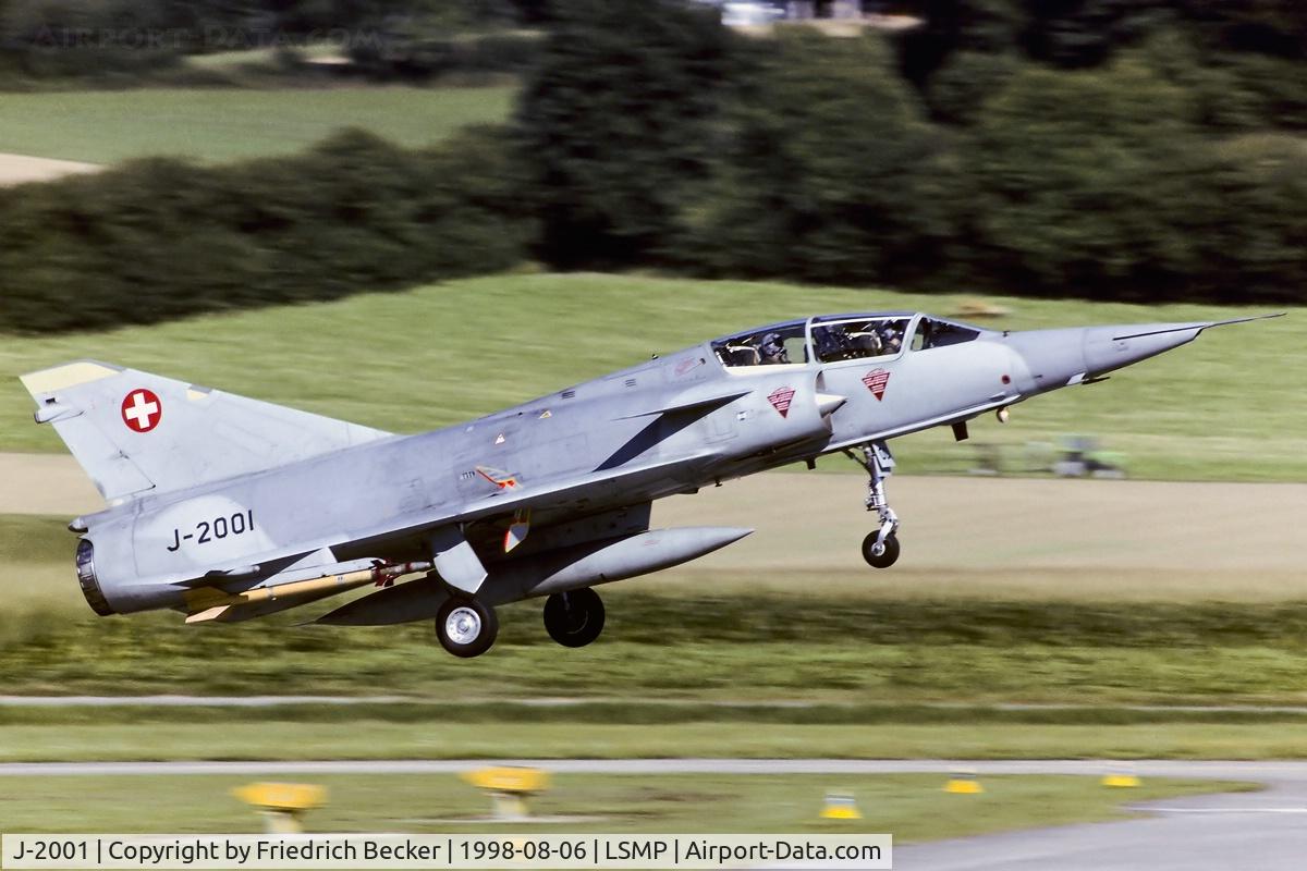 J-2001, Dassault Mirage IIIDS C/N 227F/BS1, moments prior touchdown