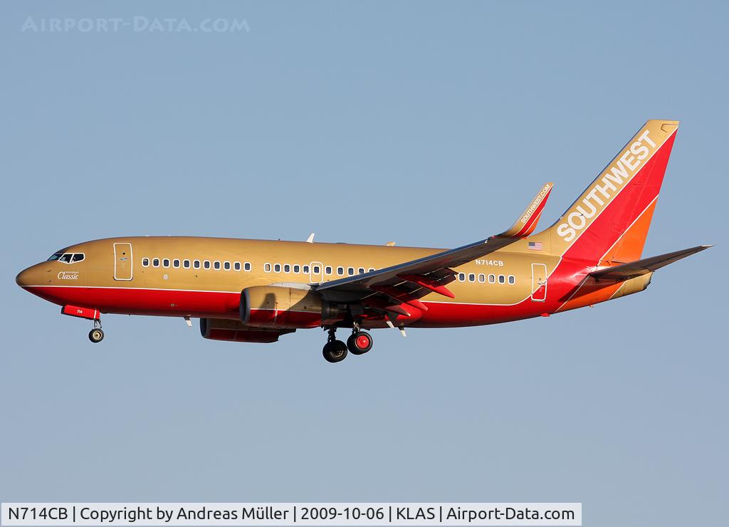 N714CB, 1998 Boeing 737-7H4 C/N 27848, Retro