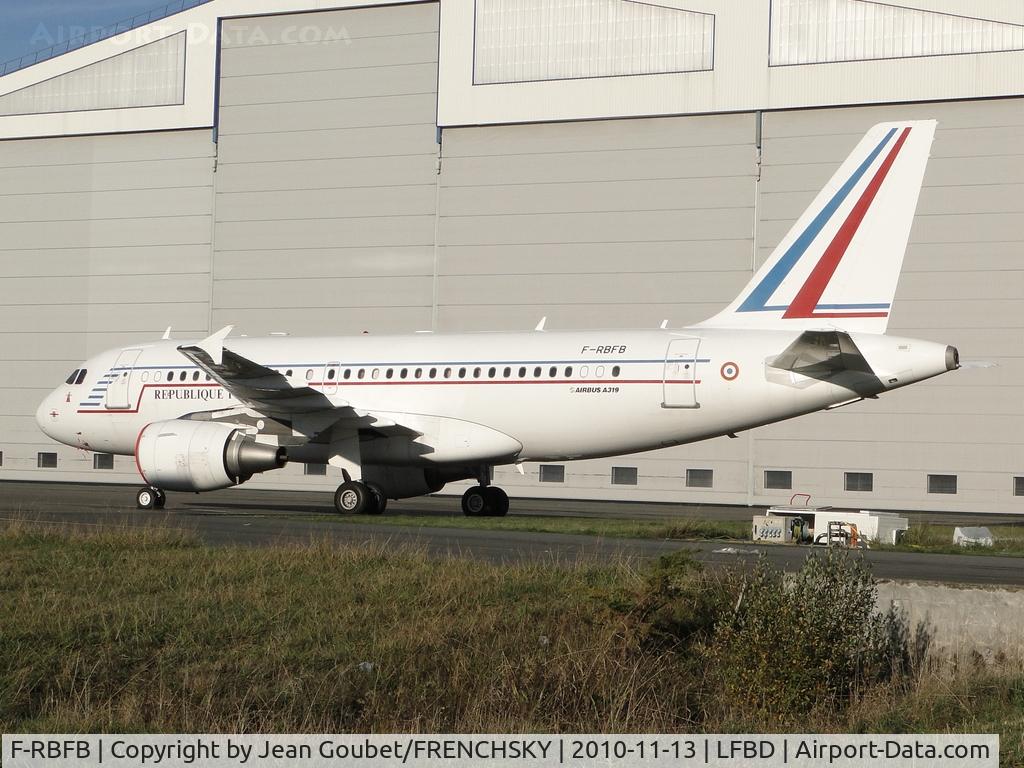 F-RBFB, 2001 Airbus ACJ319 (A319-115/CJ) C/N 1556, storage Sogerma