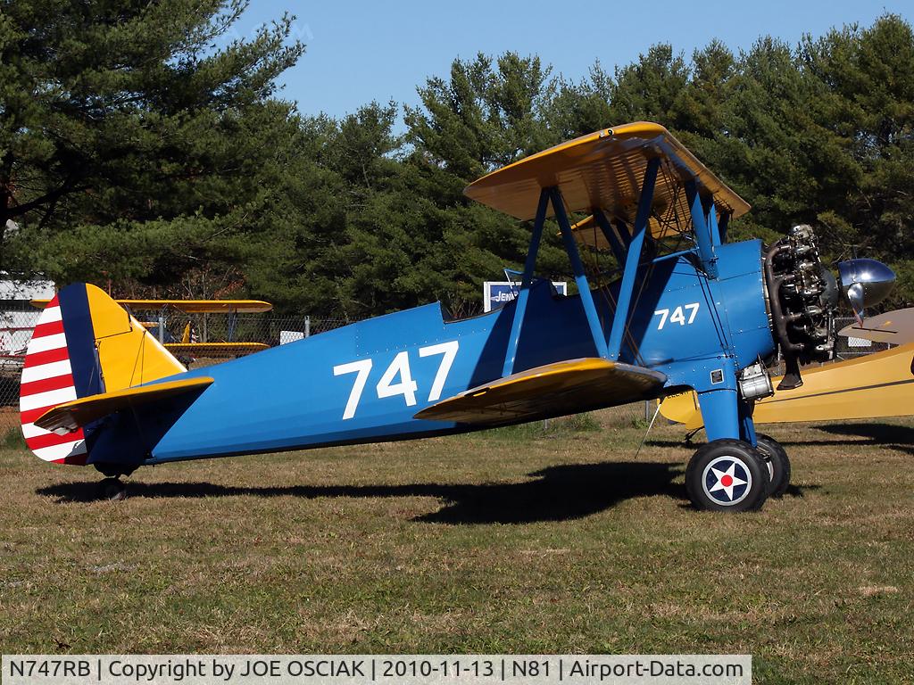 N747RB, 1941 Boeing B75N1 C/N 75-6829, at N81