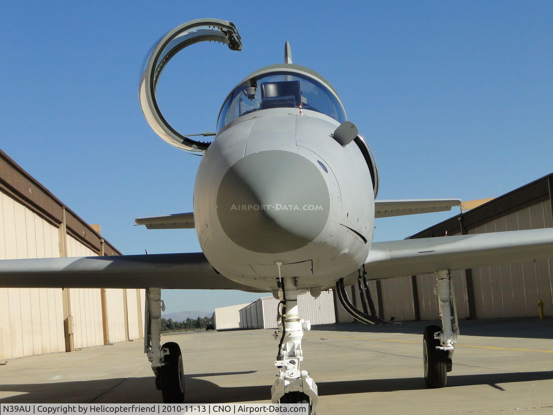 N39AU, 1980 Aero L-39 Albatros C/N 031603, Looking right at you