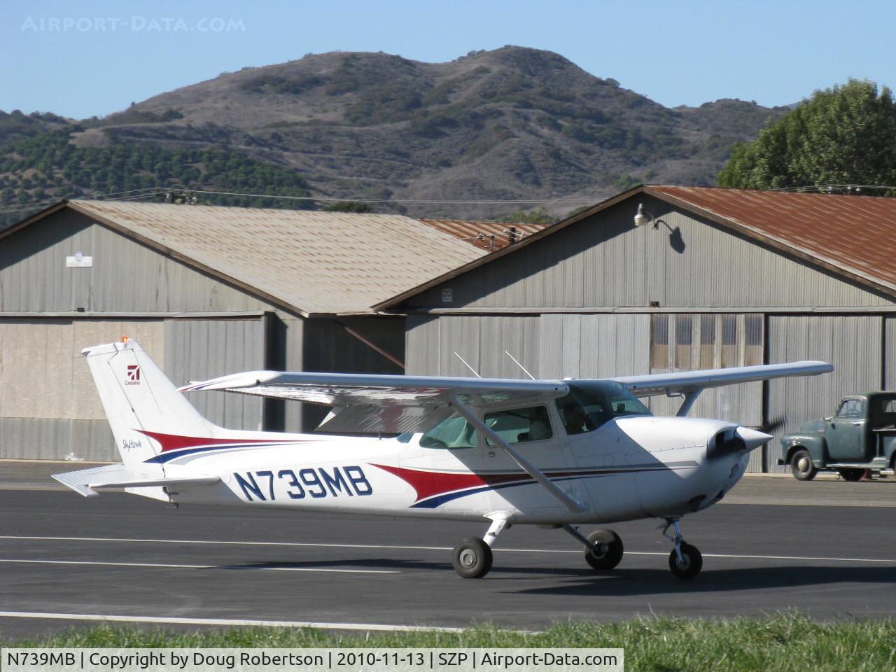 N739MB, 1978 Cessna 172N C/N 17270641, 1978 Cessna 172N SKYHAWK, Lycoming O-320-H2AD 160 Hp, landing roll Rwy 04