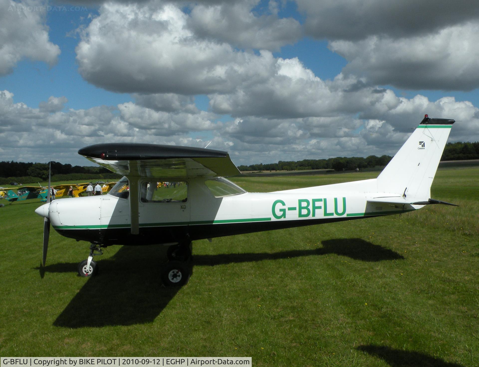 G-BFLU, 1978 Reims F152 C/N 1433, Sitting in the Popham sun