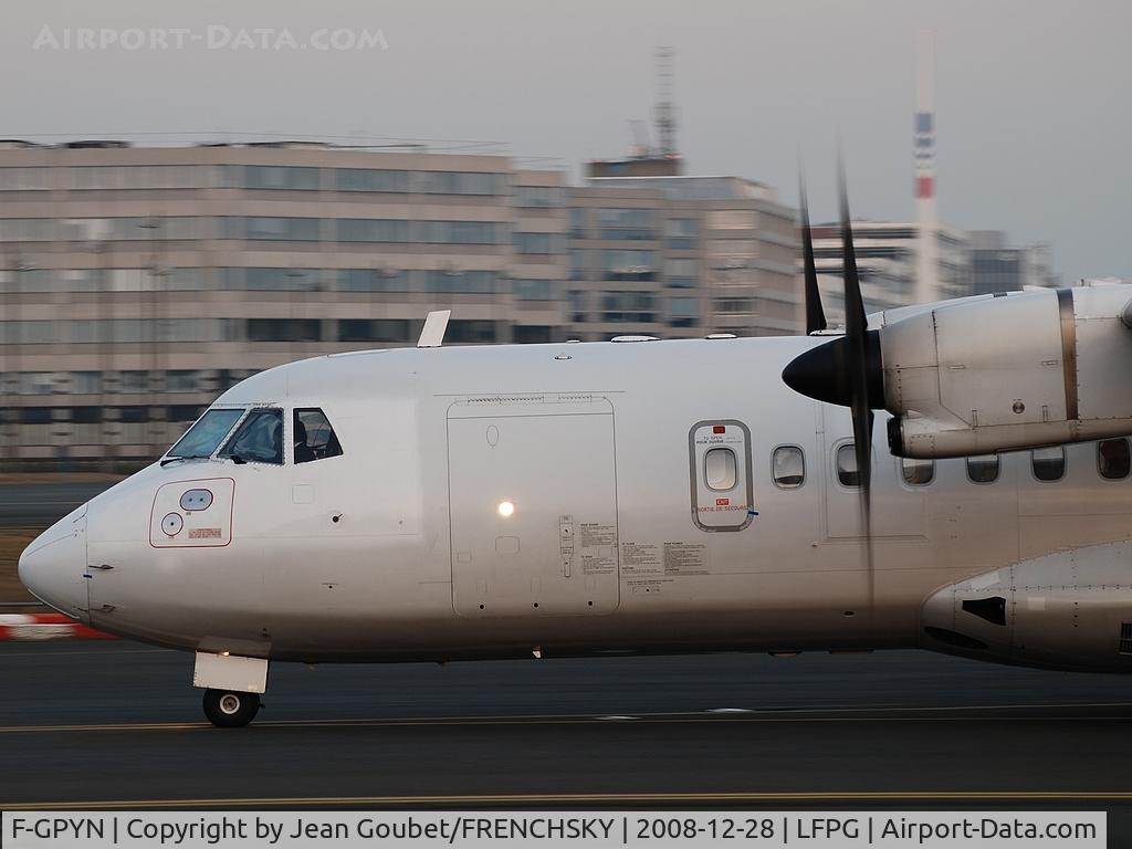 F-GPYN, 1997 ATR 42-500 C/N 539, roulage aux //