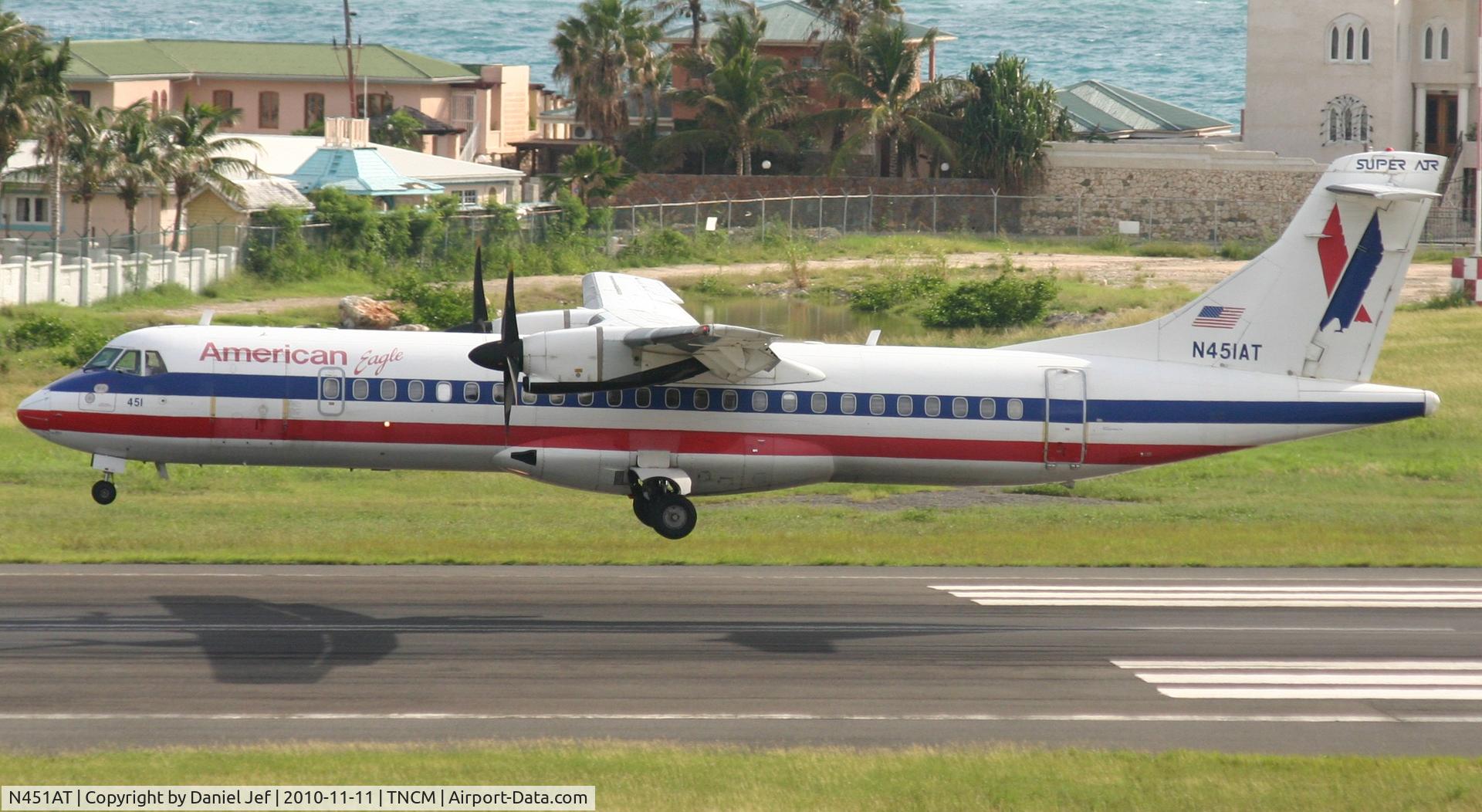 N451AT, 1995 ATR 72-212 C/N 451, American eagle landing at TNCM