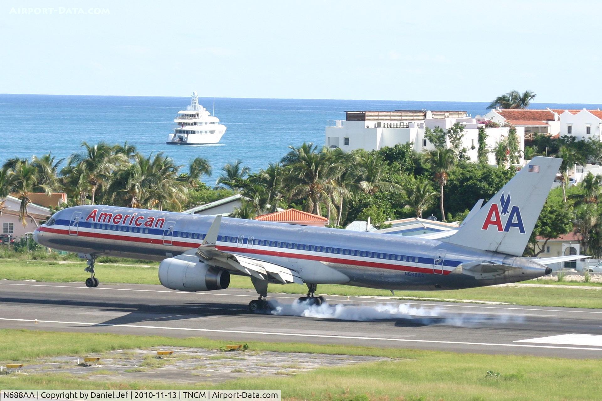 N688AA, 1993 Boeing 757-223 C/N 25730, American N688AA landing at TNCM