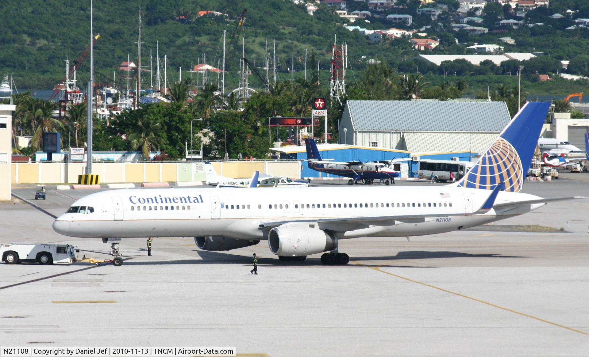 N21108, 1994 Boeing 757-224 C/N 27298, Continental N21108 being push back from the gates at TNCM