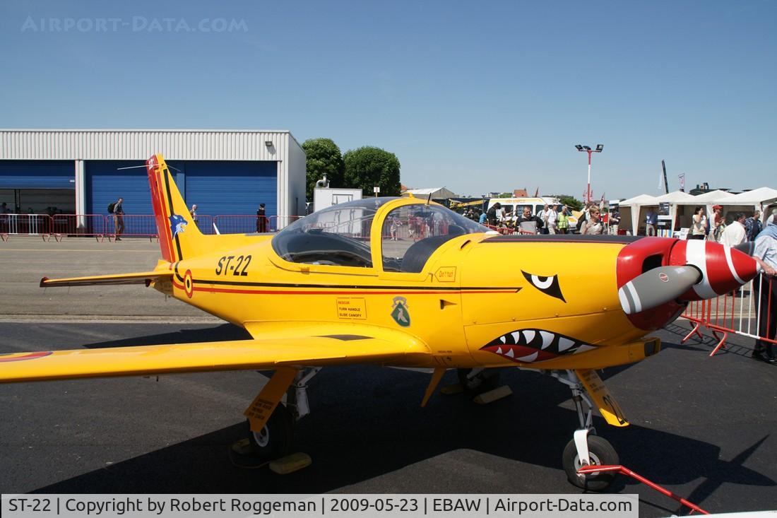 ST-22, SIAI-Marchetti SF-260M C/N 10-22, Fly in Antwerp 23-05-2009.Belgian Air Force.