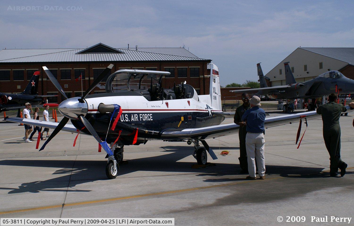 05-3811, 2005 Raytheon T-6A Texan II C/N PT-366, The Texan garnering her share of the crowd.