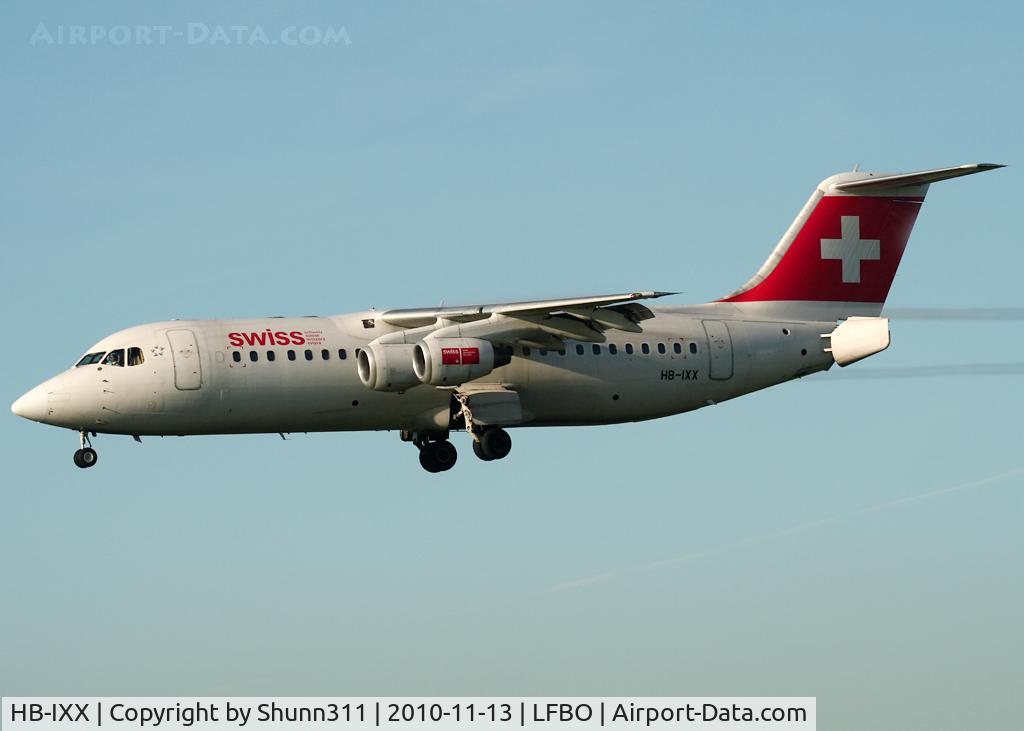 HB-IXX, 1995 British Aerospace Avro 146-RJ100 C/N E3262, Landing rwy 14L for Edelweiss Air...