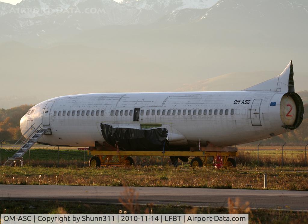 OM-ASC, 1986 Boeing 737-3Z9 C/N 23601/1254, Stored without titltes and without any pieces... Ex. Air Slovakia