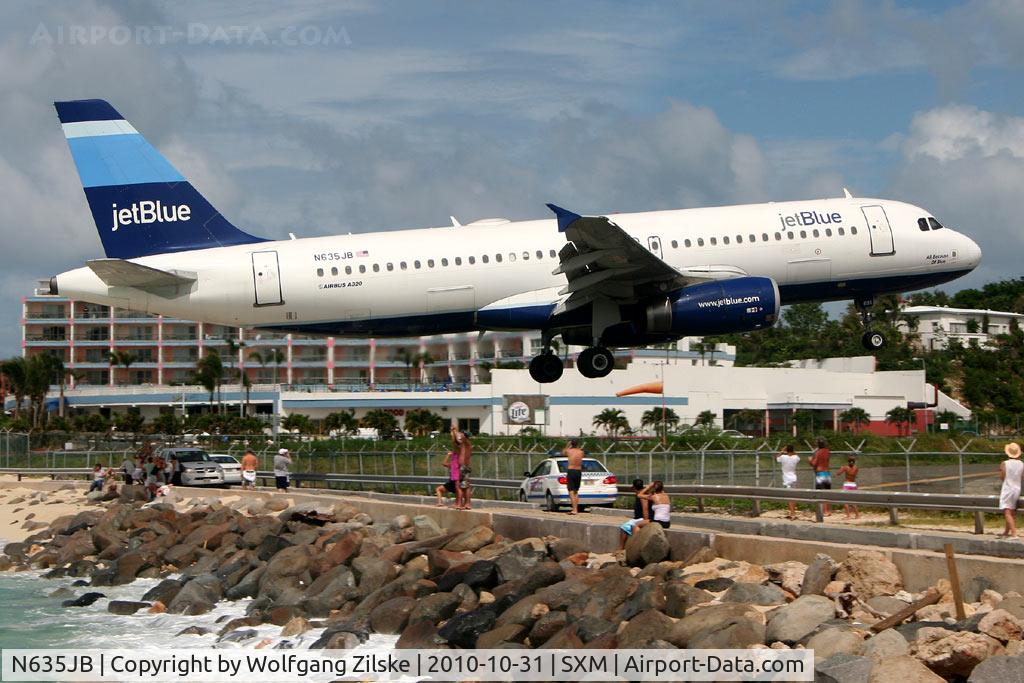 N635JB, 2006 Airbus A320-232 C/N 2725, Visitor
