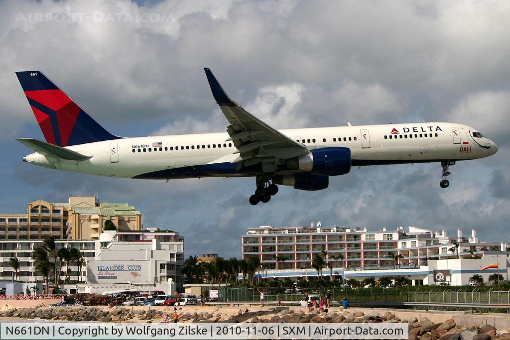 N661DN, 1990 Boeing 757-232 C/N 24972, Visitor
