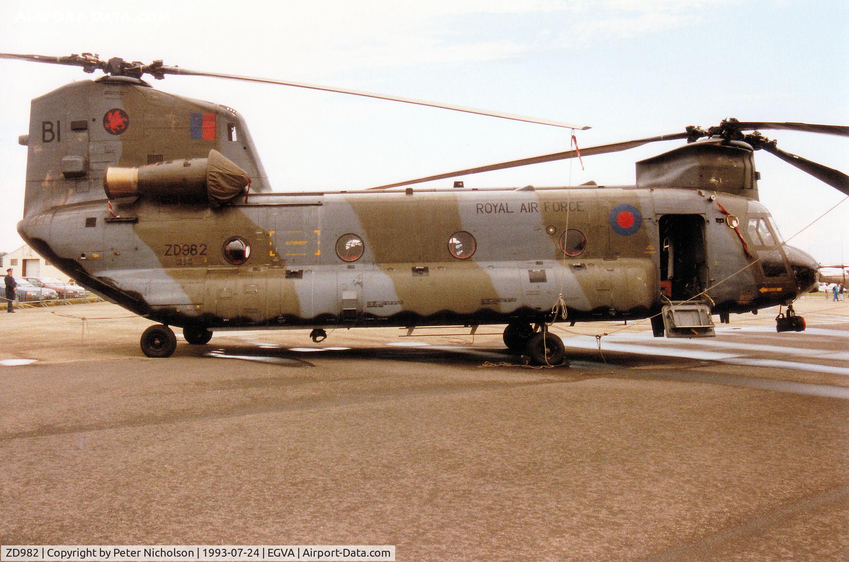 ZD982, 1981 Boeing Vertol Chinook HC.2 C/N M/A039/B-874/M7019, Chinook HC.1, callsign Rafair 7 Charlie Eight Five, of 18 Squadron on display at the 1993 Intnl Air Tattoo at RAF Fairford.