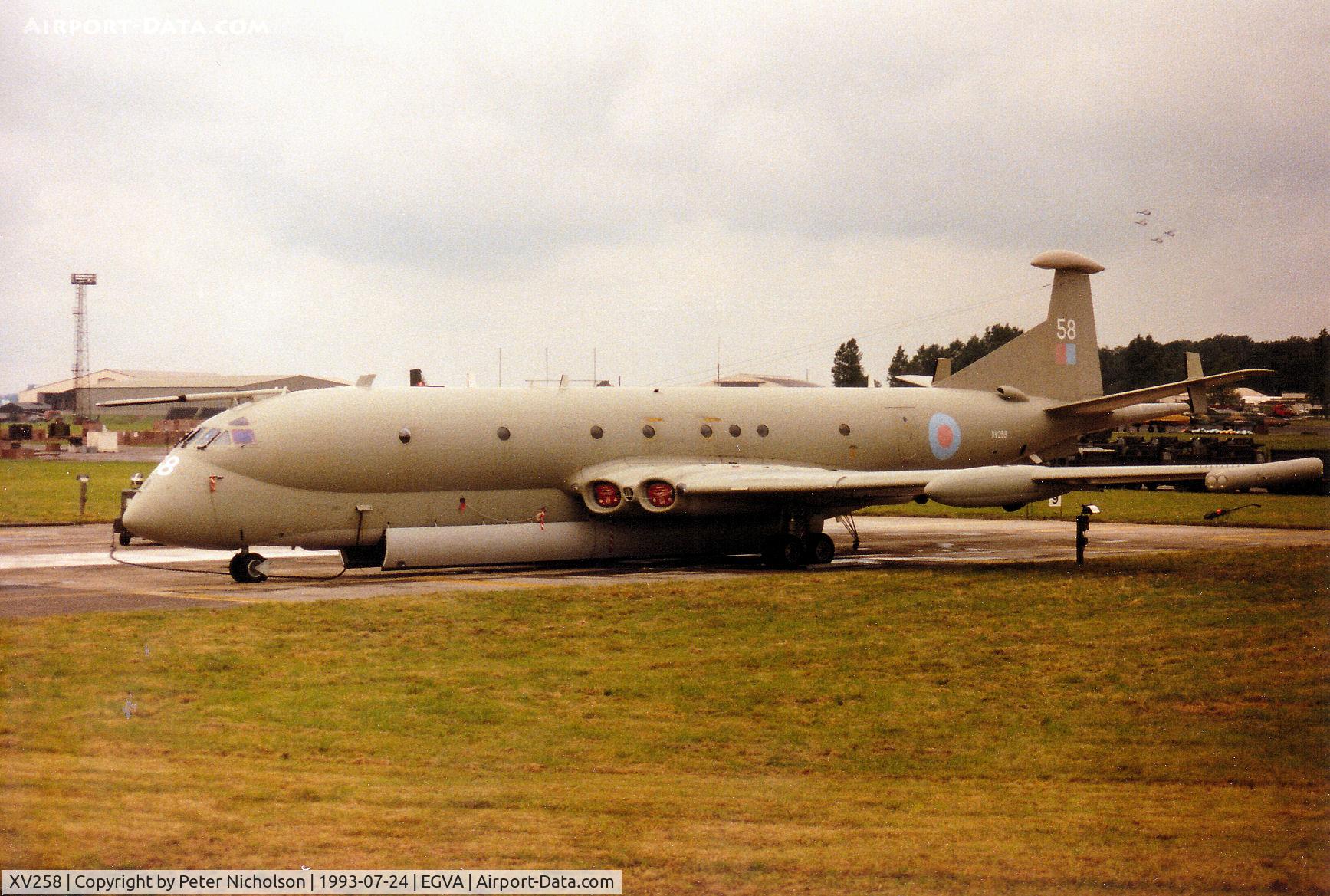 XV258, Hawker Siddeley Nimrod MR.2 C/N 8033, Nimrod MR.2 of 206 Squadron at RAF Kinloss on the flight-line at the 1993 Intnl Air Tattoo at RAF Fairford.