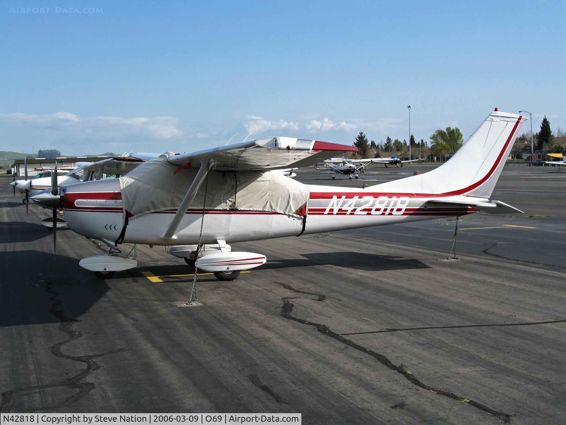 N42818, 1968 Cessna 182L Skylane C/N 18259203, Locally-based 1968 Cessna 182L @ Petaluma, CA