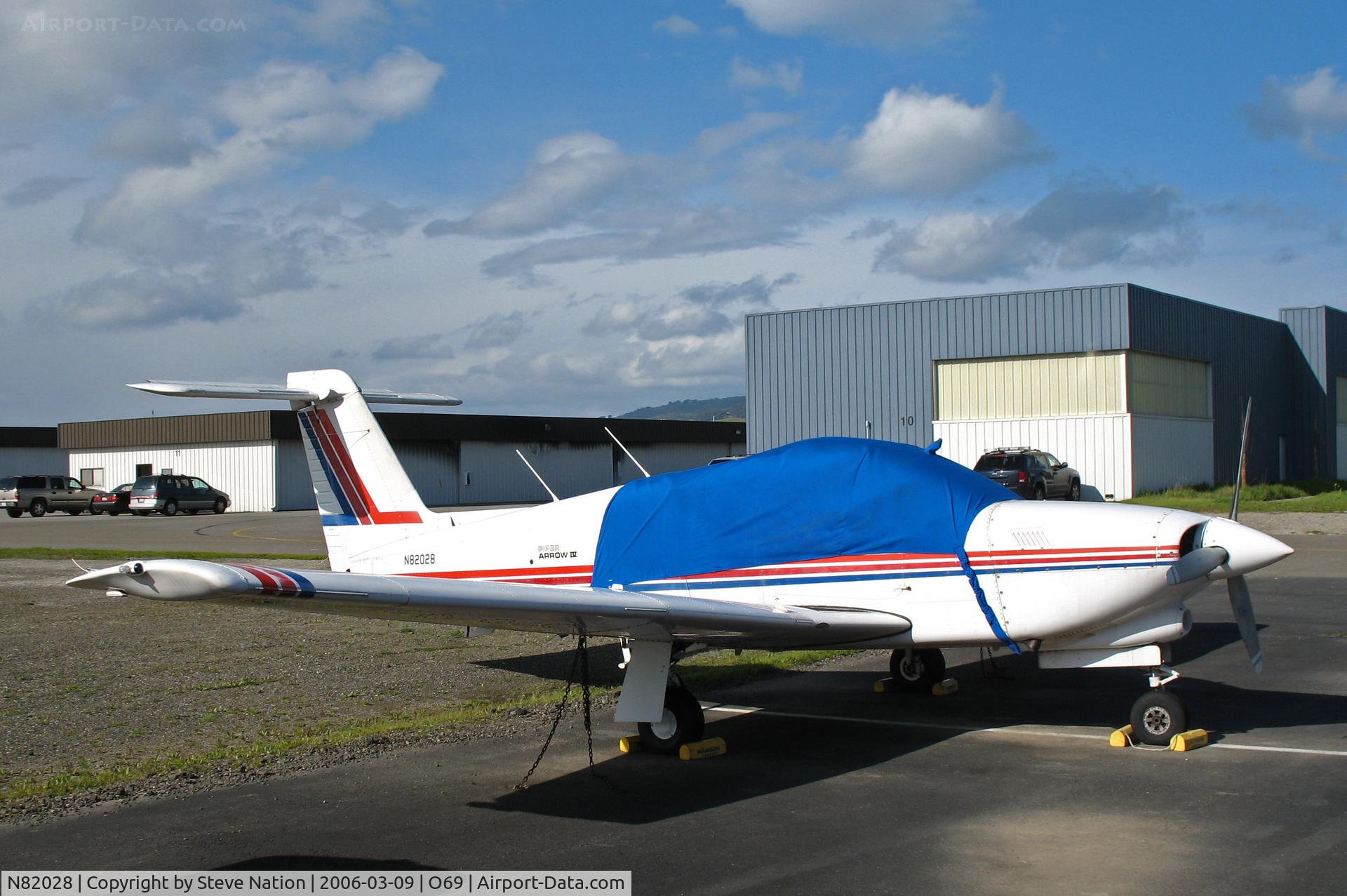 N82028, Piper PA-28RT-201T Arrow IV C/N 28R-8231060, Locally-based Piper PA-28-201T with canopy cover @ Petaluma, CA (to owner in Miami, FL by March 2007)