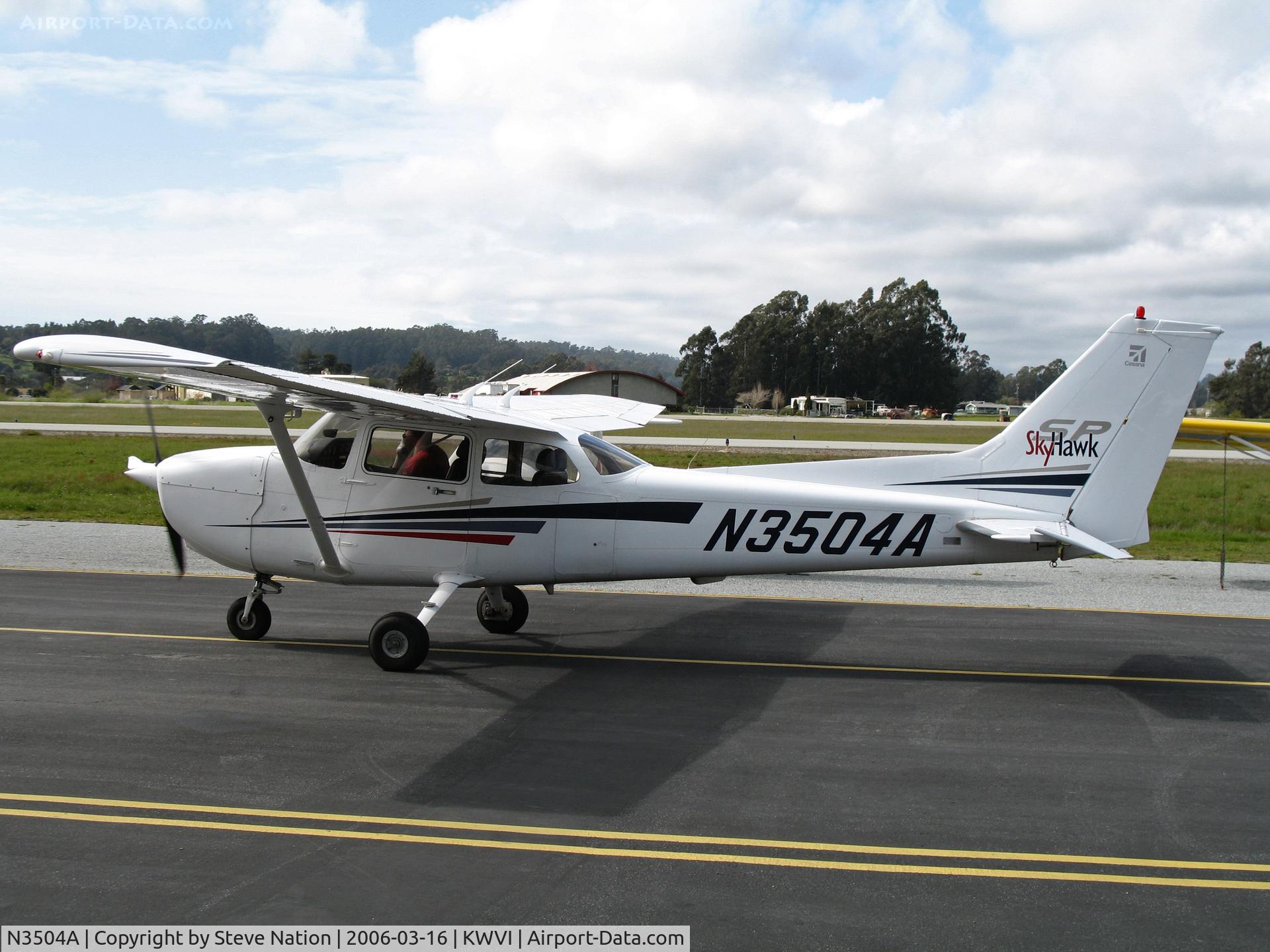 N3504A, Cessna 172S C/N 172S8857, Cessna 172S taxis @ Watsonville, CA