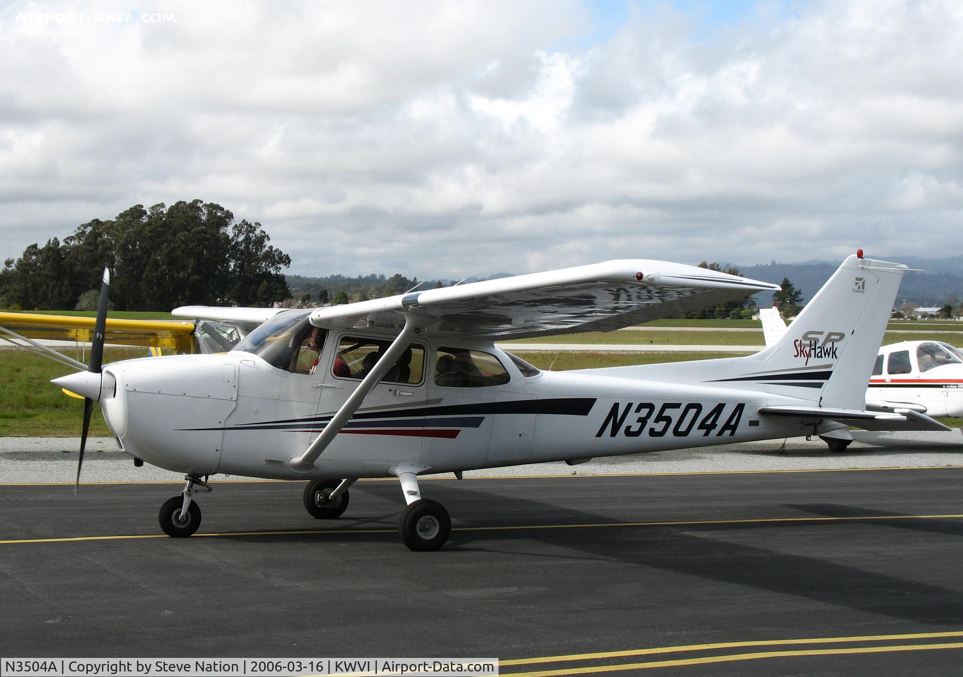 N3504A, Cessna 172S C/N 172S8857, Cessna 172S taxis @ Watsonville, CA