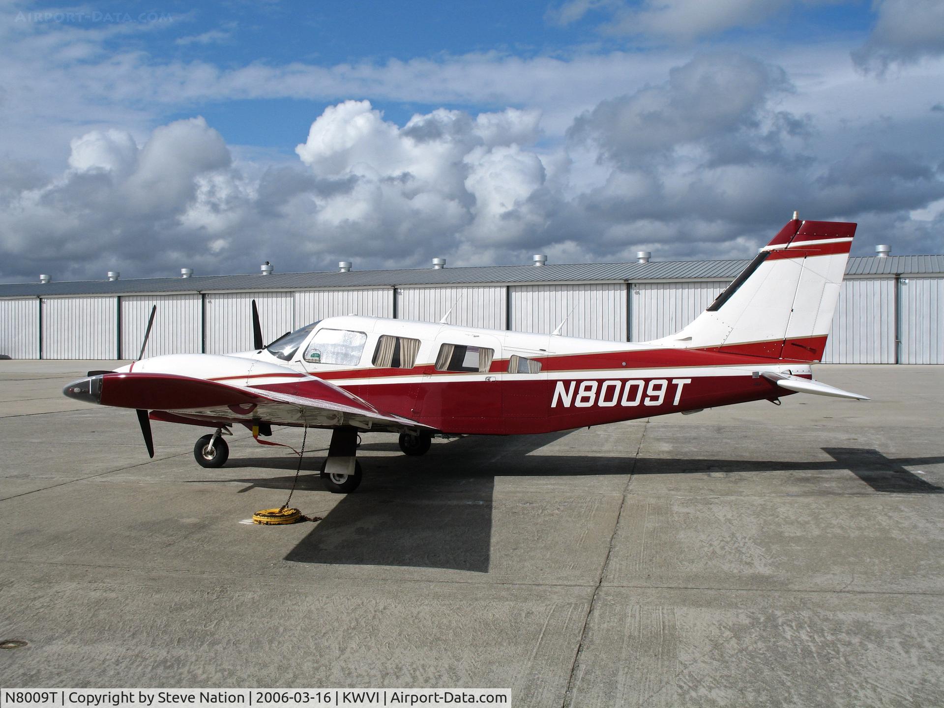 N8009T, 1981 Piper PA-34-220T Seneca C/N 34-8233051, 1981 Piper PA-34-220T @ Watsonville, CA (exported to Bolivia in Sept 2008)