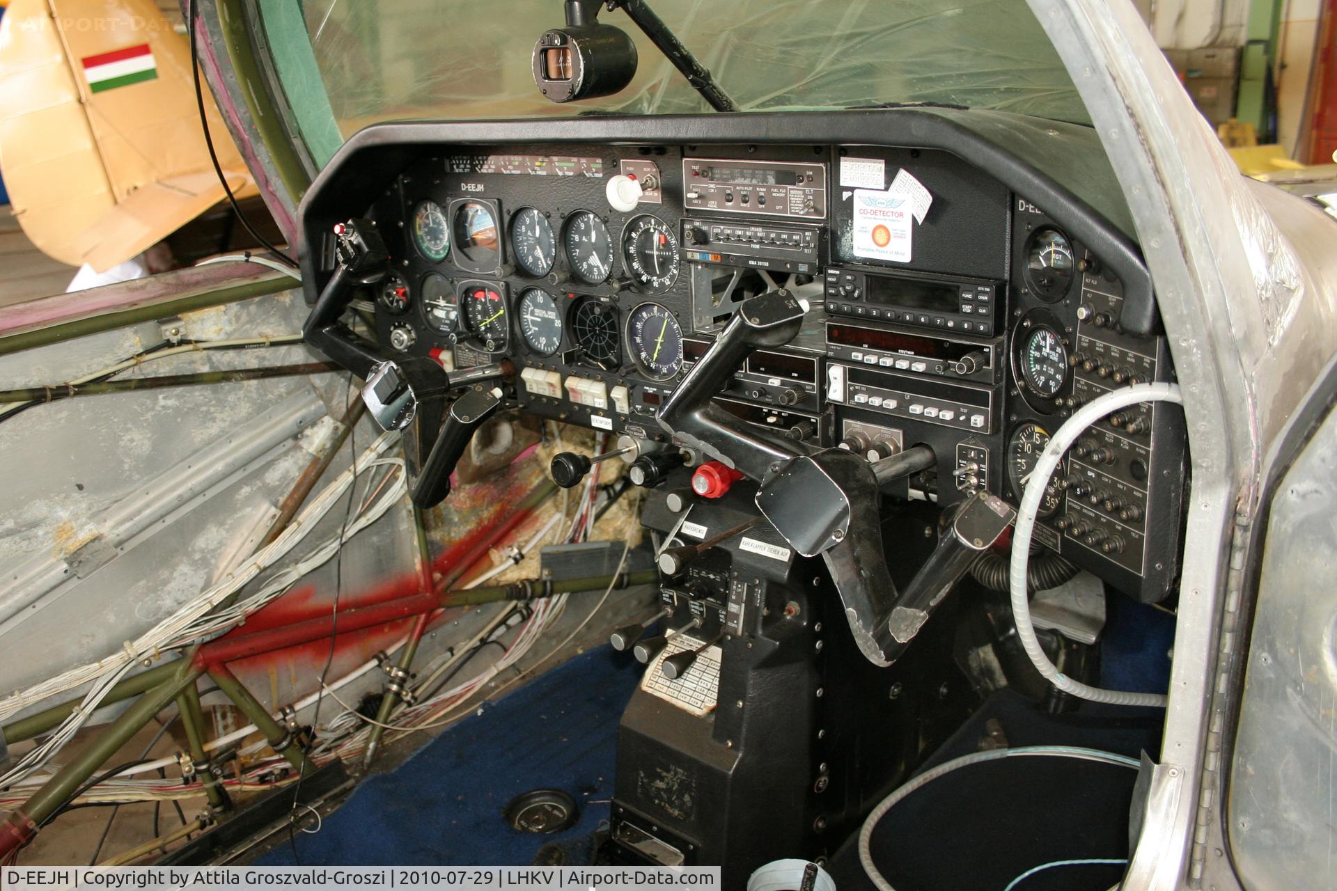 D-EEJH, 1978 Mooney M20J 201 C/N 24-0586, Kaposujlak Airport - During a renovation. - Cocpit