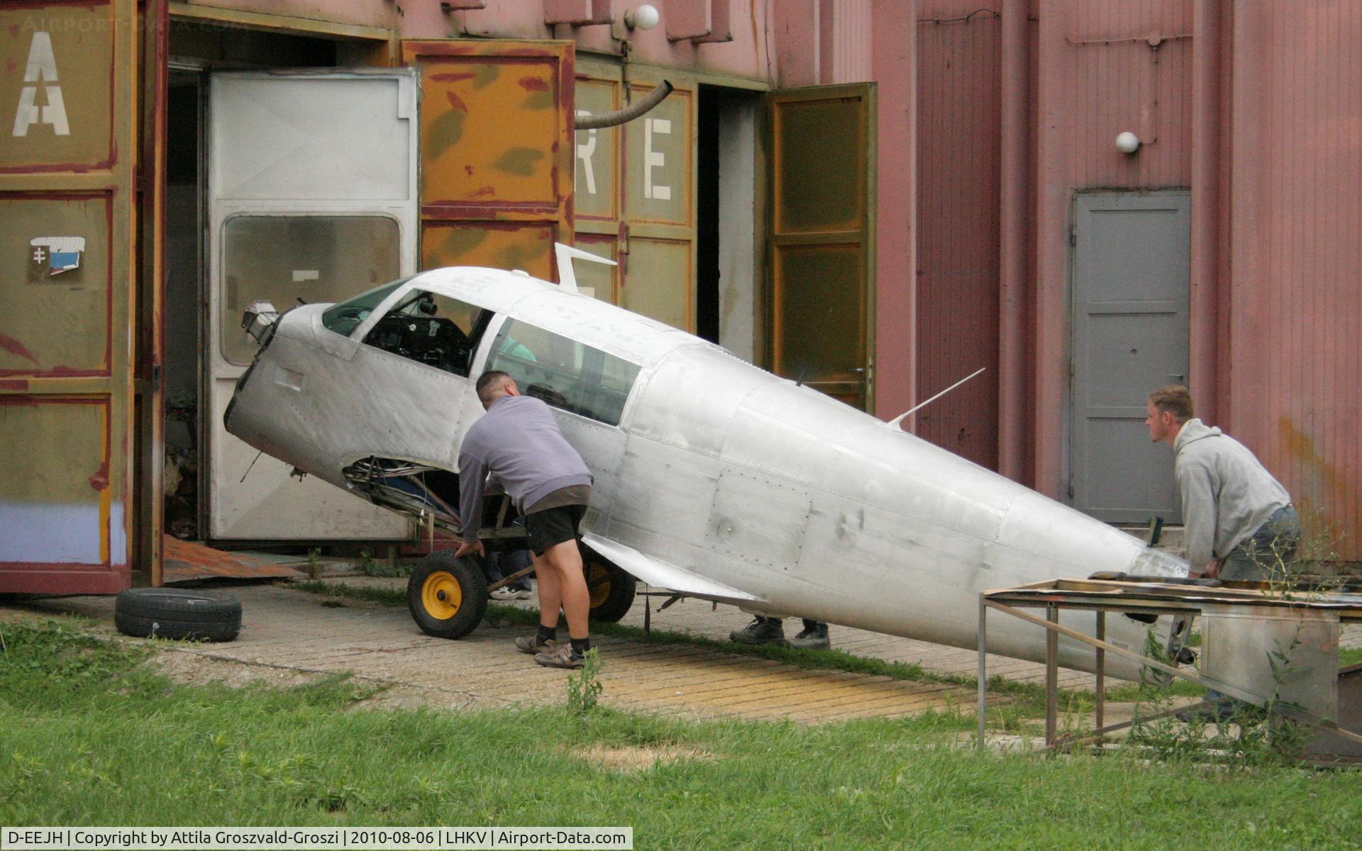 D-EEJH, 1978 Mooney M20J 201 C/N 24-0586, Kaposujlak Airport - Before painting