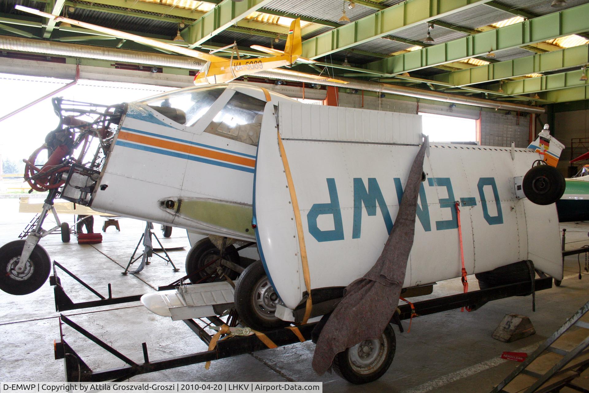 D-EMWP, Piper PA-28-140 Cherokee C C/N 28-26820, Kaposujlak Airport - After an arrival