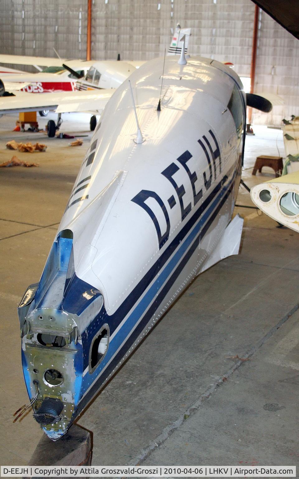 D-EEJH, 1978 Mooney M20J 201 C/N 24-0586, Kaposujlak Airport - During a renovation.