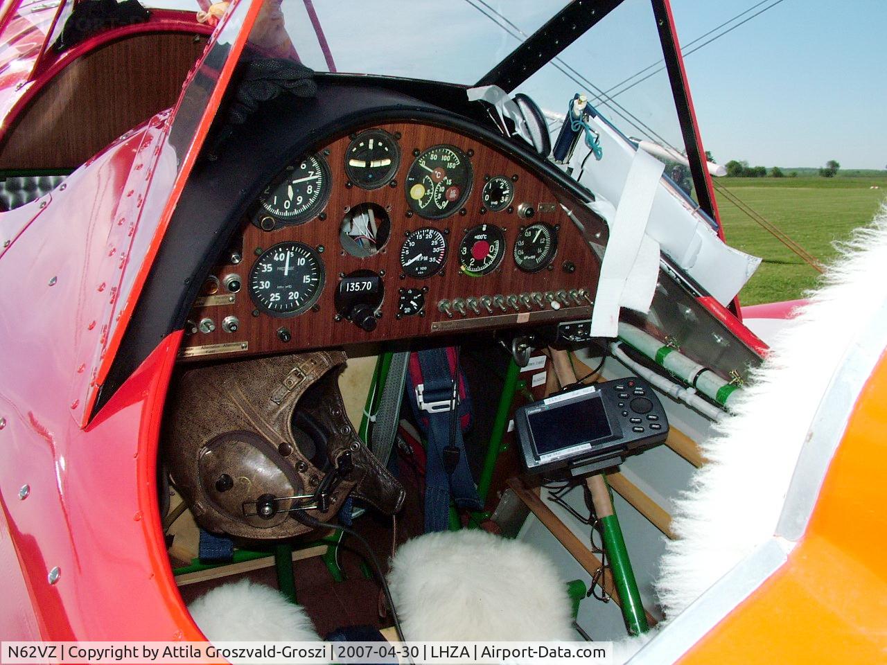 N62VZ, 2003 Culp Steve CULP SPECIAL C/N 007, Zalaegerszeg-Andráshida airshow - Hungary - Cocpit