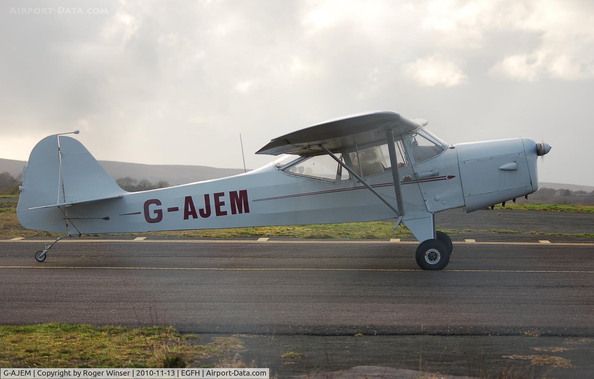 G-AJEM, 1947 Auster J-1 Autocrat C/N 2317, Auster Autocrat taxing to Runway 22