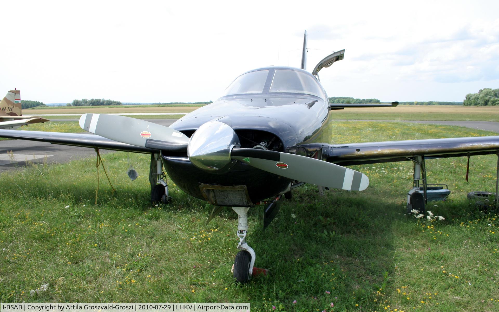 I-BSAB, 1989 Piper PA-46-350P Malibu Mirage Malibu Mirage C/N 4622049, Kaposujlak Airport - During a renovation.