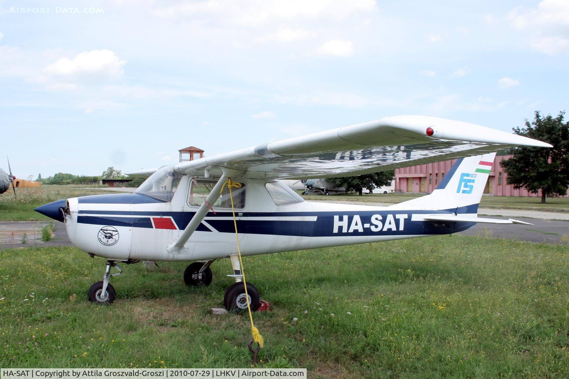 HA-SAT, 1970 Reims F150K C/N 0606, Kaposujlak Airport - Hungary