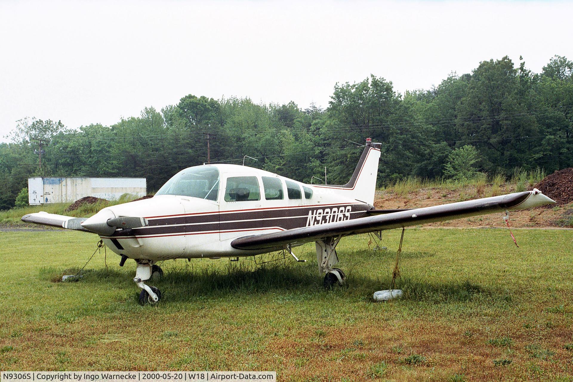 N9306S, 1975 Beech B24R Sierra C/N MC-336, Beechcraft B24R Sierra 200 at Suburban Airport, Laurel MD