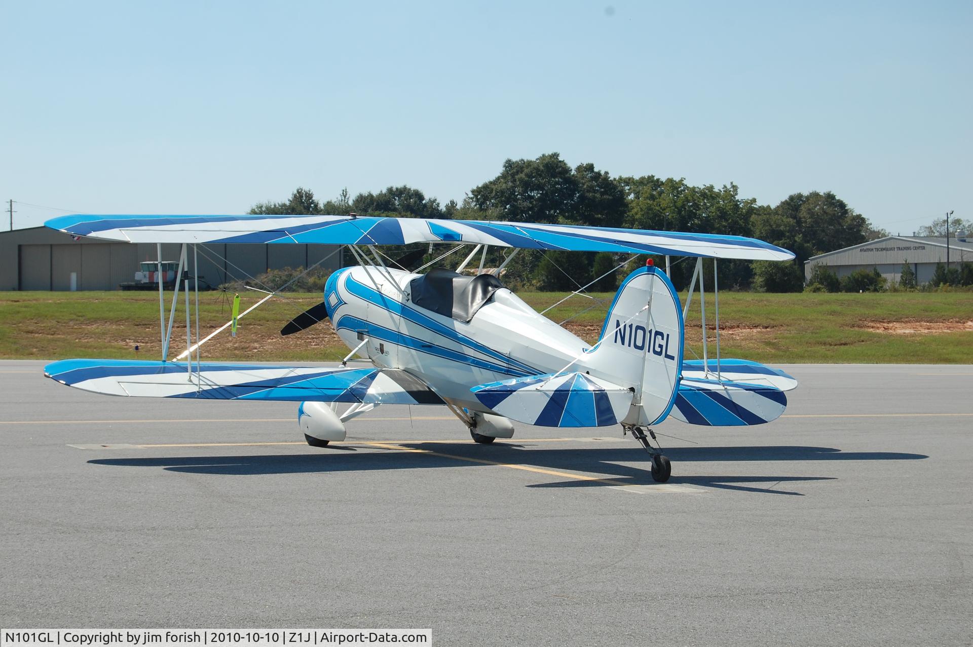 N101GL, 1975 Great Lakes 2T-1A-2 Sport Trainer C/N 0714, was at the pitts special annual fly in 10/2010