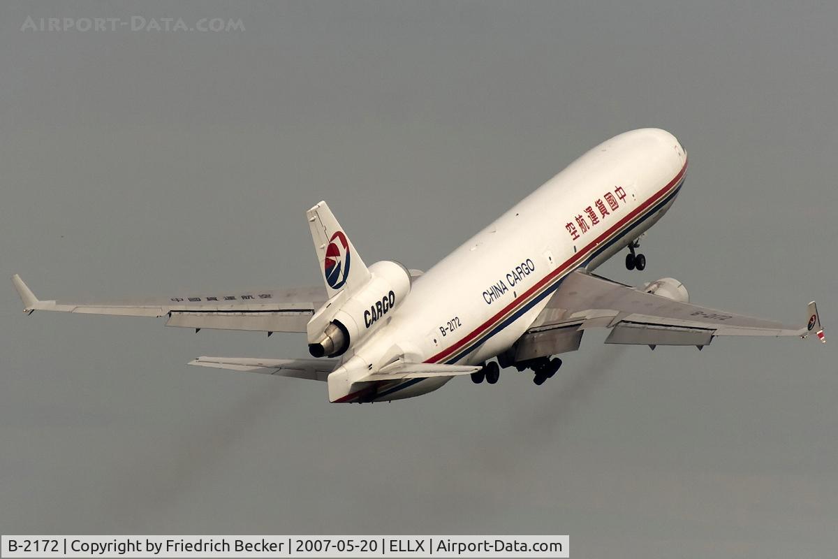 B-2172, 1992 McDonnell Douglas MD-11 C/N 48496, departing via RW06