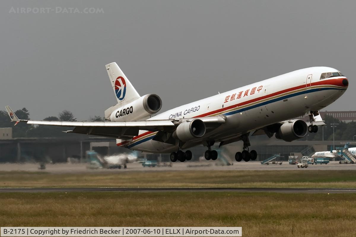 B-2175, 1993 McDonnell Douglas MD-11 C/N 48520, lift off RW06
